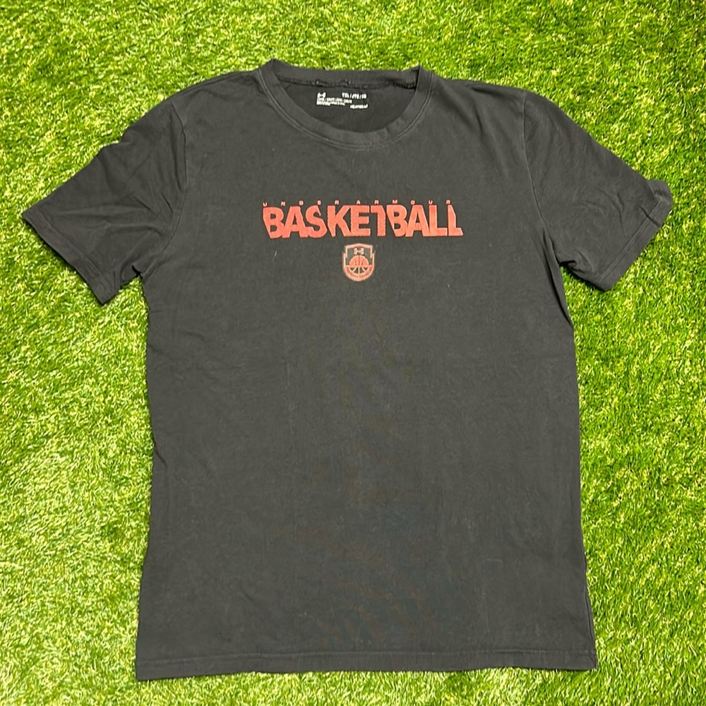Under Armour youth XL black basketball tshirt